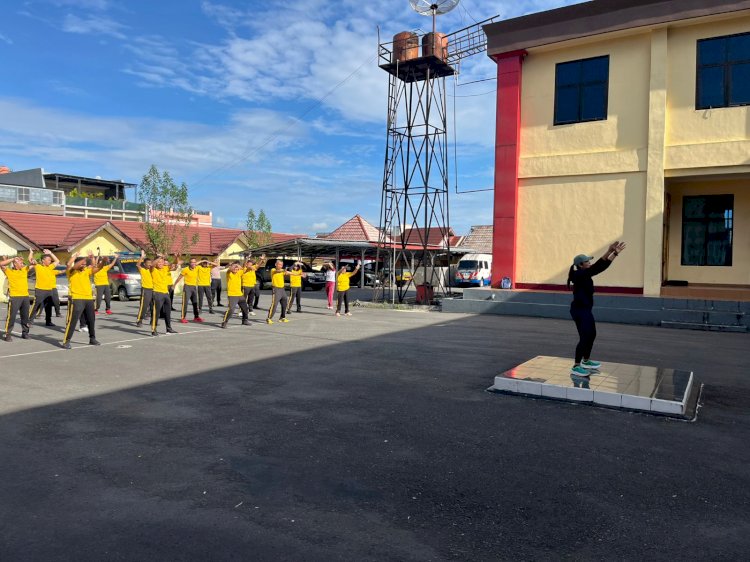 Polres Manggarai Gelar Senam Bersama untuk Jaga Kebugaran Personel