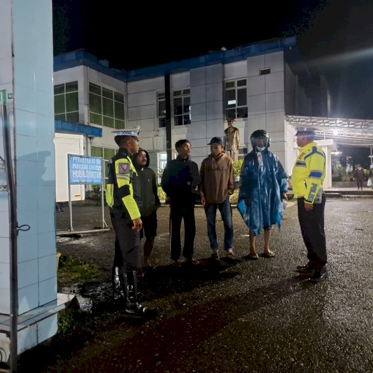 POLRES MANGGARAI INTENSIFKAN PATROLI MALAM ANTISIPASI BALAP LIAR DAN LAKA LANTAS