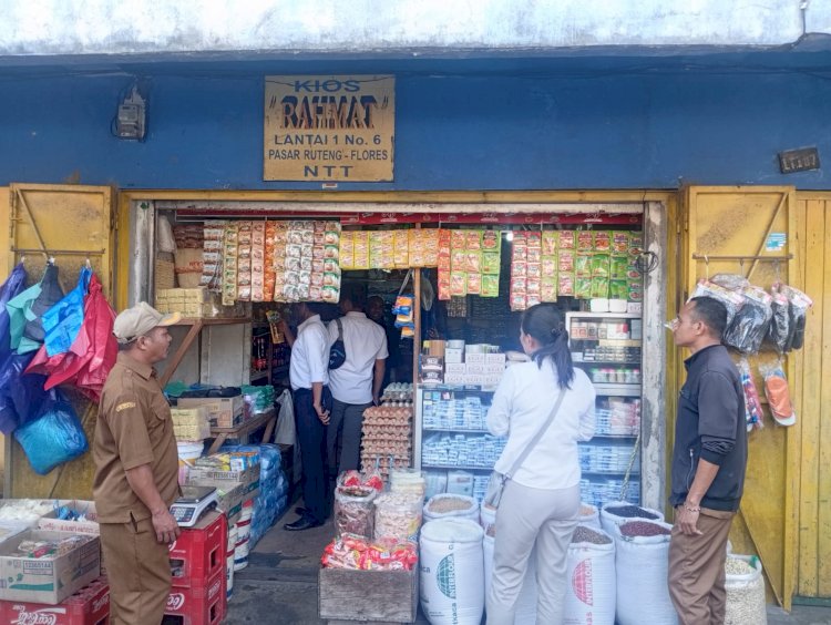 Polres Manggarai Pastikan Harga Beras Tetap Stabil, Satgas Turun Langsung ke Pasar Inpres Ruteng