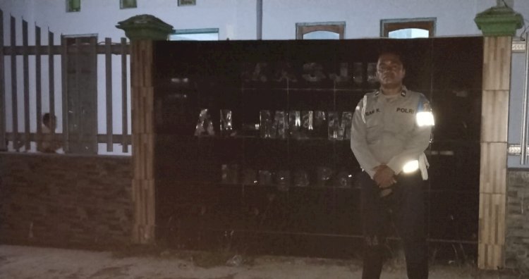 POLSEK SATAR MESE LAKSANAKAN PENGAMANAN SHOLAT TARAWIH RAMADAN 1447 H DI MASJID AL-MU’MININ NANGAPA’ANG