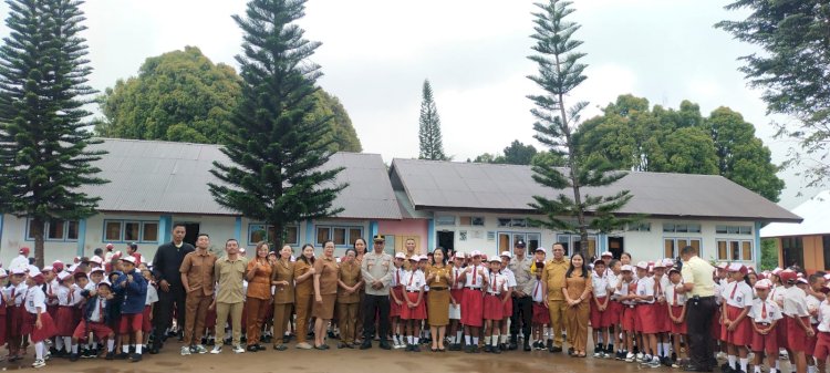 Dukung Sitkamtibmas Kondusif, Polres Manggarai Polda NTT Hadirkan Para Perwira Jadi Irup Di Sekolah