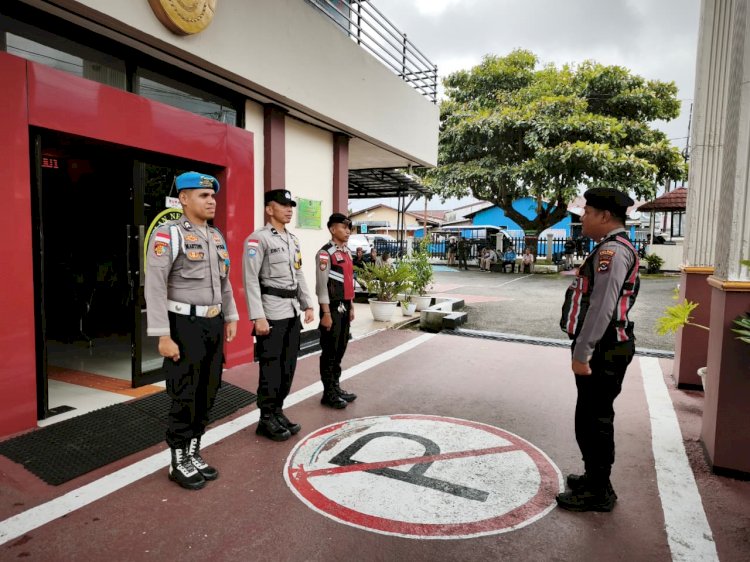 Anggota Polres Manggarai Laksanakan Pengamanan Sidang di Pengadilan Negeri Ruteng