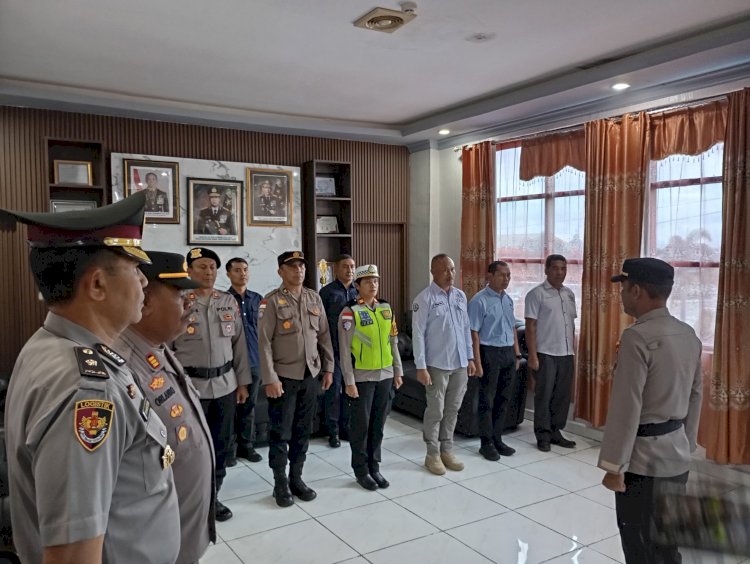 Dedikasi Tanpa Batas, Kapolres Manggarai Pimpin Upacara Kenaikan Pangkat Pengabdian Kompol I Ketut Kantun