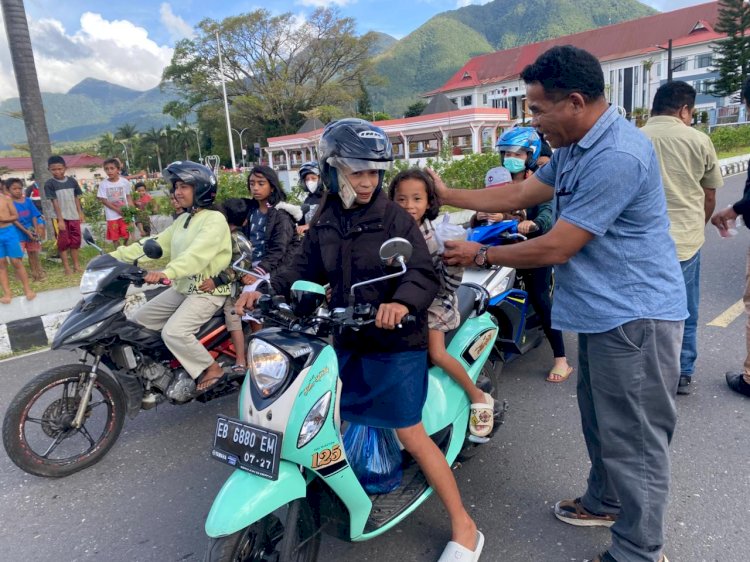 Sat Intelkam Polres Manggarai Berbagi Kasih, Dipimpin Kasat Intel IPTU Adrianus Gon Alastan