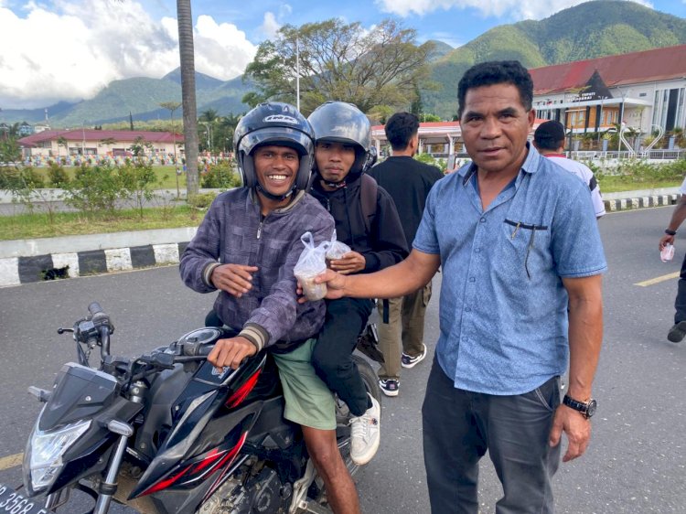 Sat Intelkam Polres Manggarai Berbagi Kasih, Dipimpin Kasat Intel IPTU Adrianus Gon Alastan