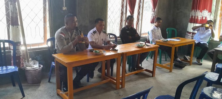 Bhabinkamtibmas Desa Buar Hadiri Rapat Penetapan APBDes Benteng Tubi Tahun 2026