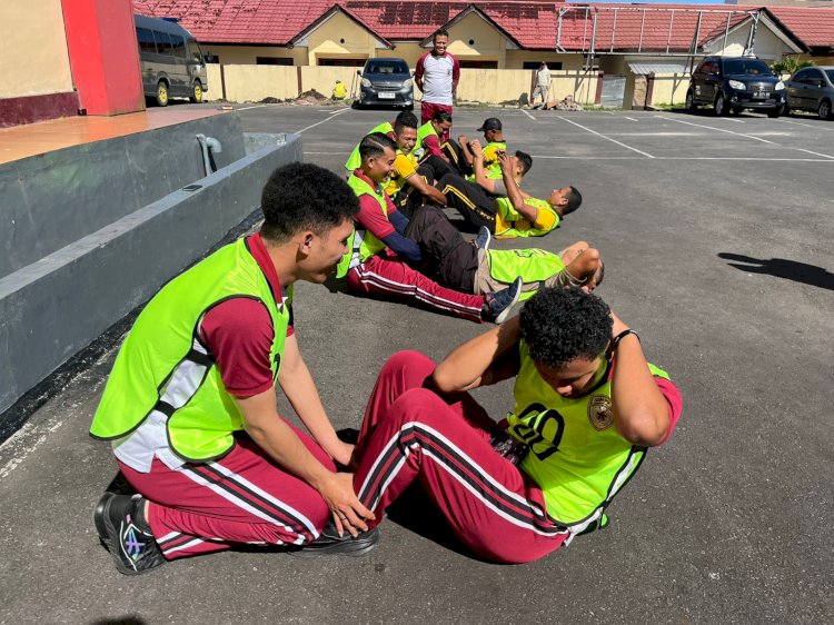 PASTIKAN KEBUGARAN PERSONEL TETAP TERJAGA, POLRES MANGGARAI GELAR TES KESEMAPTAAN JASMANI SEMESTER I T.A. 2026