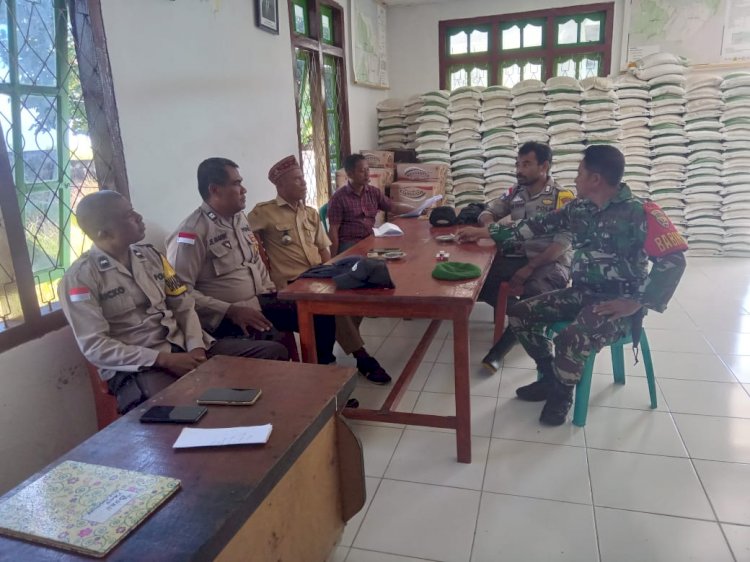 SINERGITAS POLRI DAN PEMERINTAH DESA, BHABINKAMTIBMAS REOK BARAT LAKSANAKAN MONITORING DAN SAMBANG DI DESA PARALANDO