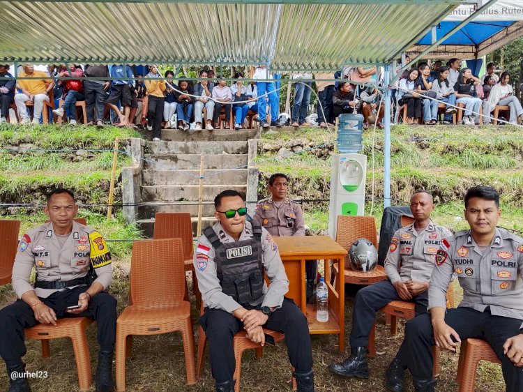 POLRES MANGGARAI AMANKAN TURNAMEN SEPAK BOLA DAN BOLA VOLI DALAM RANGKA DIES NATALIS KE-67 UNIKA SANTU PAULUS RUTENG