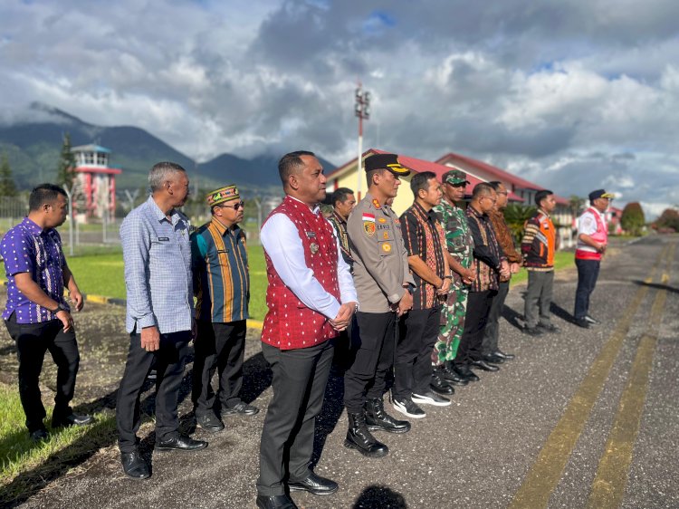 Perkuat Sinergitas, Kapolres Manggarai Hadiri Penjemputan Gubernur NTT Bersama Forkopimda