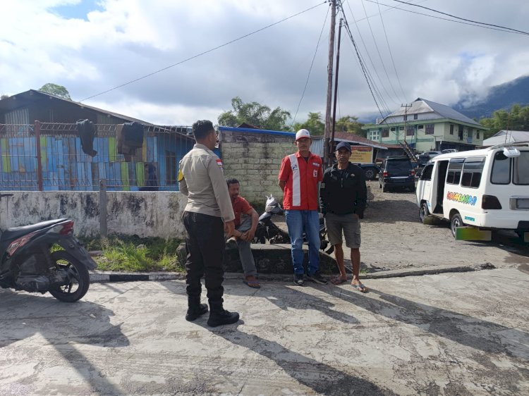 Bhabinkamtibmas Kelurahan Carep Laksanakan Patroli dan Sambang di SPBU Carep, Imbau Sopir Tertib Antrean Demi Kelancaran Arus Lalu Lintas