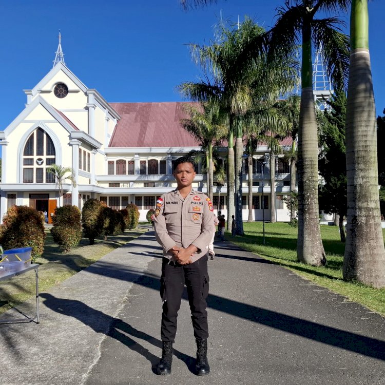 Polres Manggarai Laksanakan Pengamanan Misa Hari Minggu, Wujud Pelayanan Prima Kepada Masyarakat