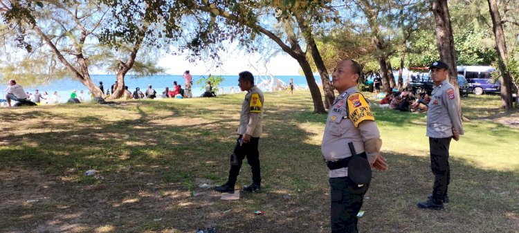 Polsek Reo Maksimalkan Patroli dan Pengamanan di Sejumlah Objek Wisata Pantai Selama Libur Idul Adha 2026
