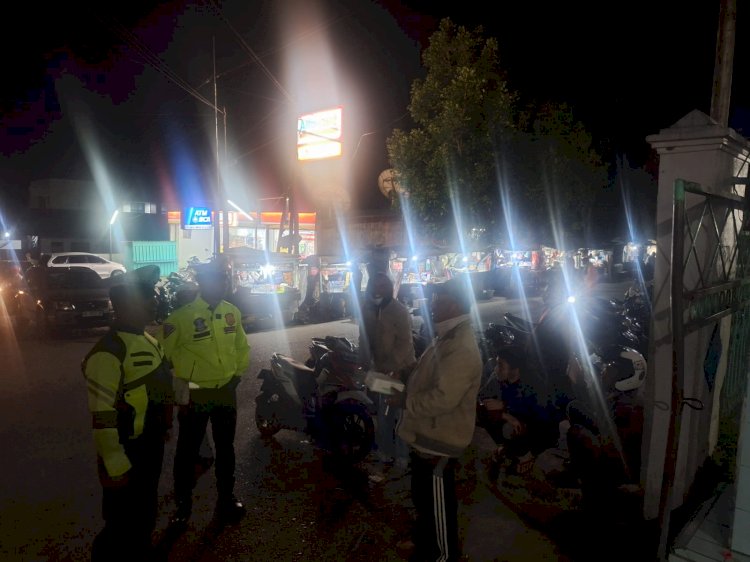 SATLANTAS POLRES MANGGARAI GELAR PATROLI MALAM ANTISIPASI BALAP LIAR DAN KECELAKAAN LALU LINTAS