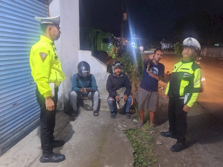 SATLANTAS POLRES MANGGARAI GELAR PATROLI MALAM ANTISIPASI BALAP LIAR DAN KECELAKAAN LALU LINTAS