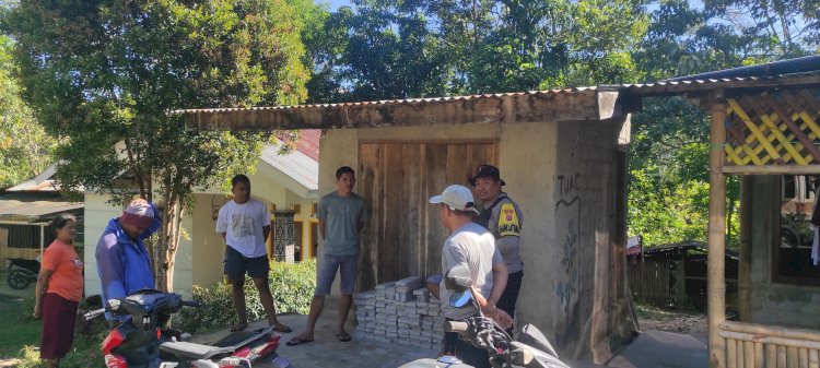 BHABINKAMTIBMAS POLRES MANGGARAI PERKUAT KEMITRAAN DENGAN MASYARAKAT MELALUI PATROLI DIALOGIS DAN SAMBANG DI DESA GOLO CADOR