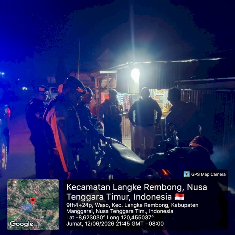 JAGA KAMTIBMAS TETAP KONDUSIF, PATROLI PERINTIS PRESISI SAT SAMAPTA POLRES MANGGARAI HADIR DI MALAM HARI SISIR WILAYAH RAWAN KRIMINALITAS