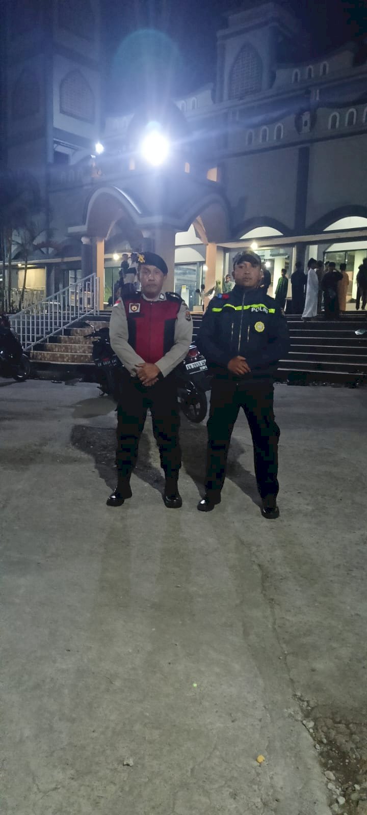 BHABINKAMTIBMAS POLRES MANGGARAI LAKSANAKAN PENGAMANAN DOA BERSAMA TAHUN BARU ISLAM 1 MUHARRAM 1448 H DI MASJID AGUNG BAITURRAHMAN RUTENG