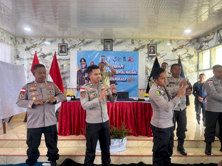 NTT PENUH KASIH, POLRES MANGGARAI GELAR TERAPI KESEHATAN MENTAL MASSAL BAGI 150 WARGA BINAAN RUTAN KELAS IIB RUTENG SAMBUT HARI BHAYANGKARA KE-80