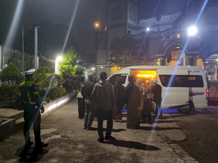 SATUAN LALU LINTAS POLRES MANGGARAI BERIKAN PELAYANAN PENGAWALAN JEMAAH HAJI, PASTIKAN PERJALANAN LABUAN BAJO -RUTENG  LANCAR.