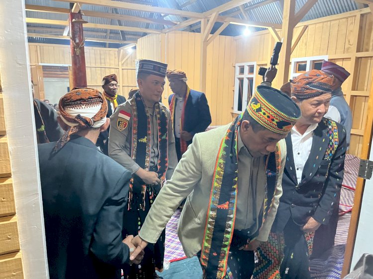KAPOLRES MANGGARAI HADIRI RITUAL ADAT “WEE MBARU” GENDANG PITAK, WUJUD PENGHORMATAN POLRI TERHADAP BUDAYA DAN KEARIFAN LOKAL