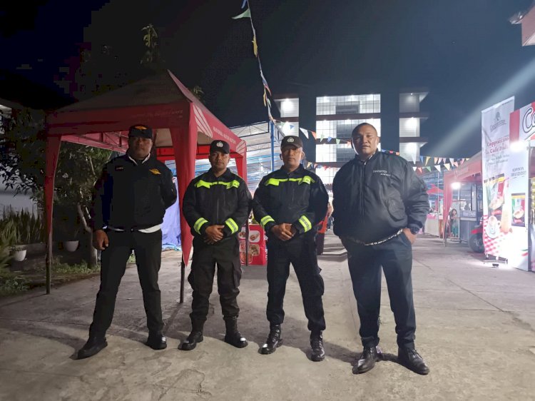 Bhabinkamtibmas Polres Manggarai Bersama Dinas Perhubungan Amankan Festival Ekonomi dan Bisnis di Kampus STIE Karya Ruteng
