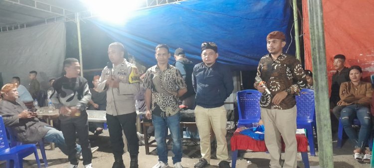 Bhabinkamtibmas Desa Buar Hadiri dan Pantau Pesta Sekolah, Perkuat Sinergi dengan Masyarakat dalam Menjaga Kamtibmas