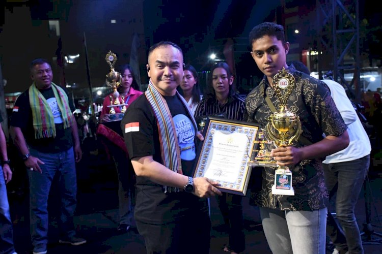 PELAYANAN YANG TULUS DAN IKHLAS, RESPONS CEPAT JADI KUNCI SUKSES: CALL CENTER POLISI 110 POLRES MANGGARAI RAIH JUARA III TERBAIK TINGKAT POLDA NTT