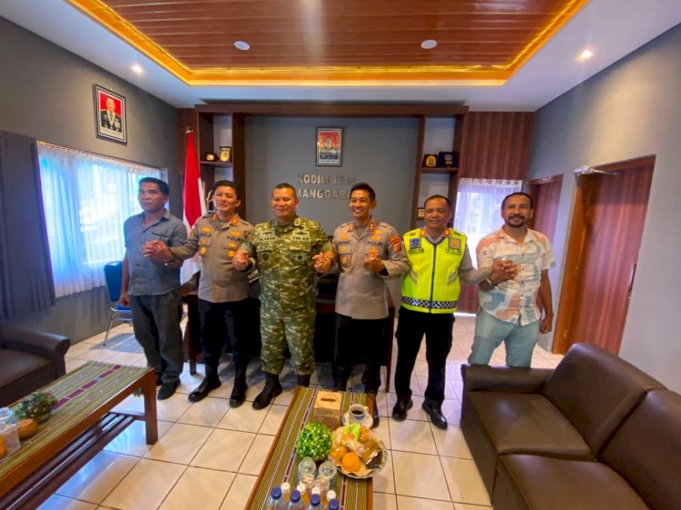PERKUAT SINERGITAS, KAPOLRES MANGGARAI DAN KAPOLRES MANGGARAI TIMUR JALIN SILATURAHMI DENGAN KEJAKSAAN NEGERI MANGGARAI DAN KODIM 1612/MANGGARAI