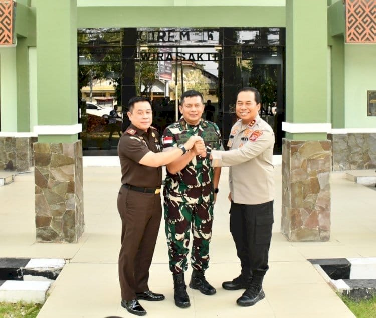 Perkuat Soliditas TNI, Polri, dan Kejaksaan, Kapolda NTT Gelar Silaturahmi Bersama Danrem 161/Wirasakti dan Kajati NTT