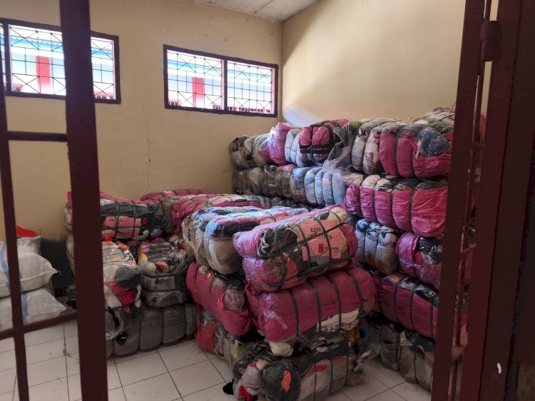 157 Ballpress Pakaian Bekas Impor Ilegal Dilimpahkan ke Kejaksaan, Dirreskrimsus Polda NTT Tegaskan Komitmen Berantas Penyelundupan