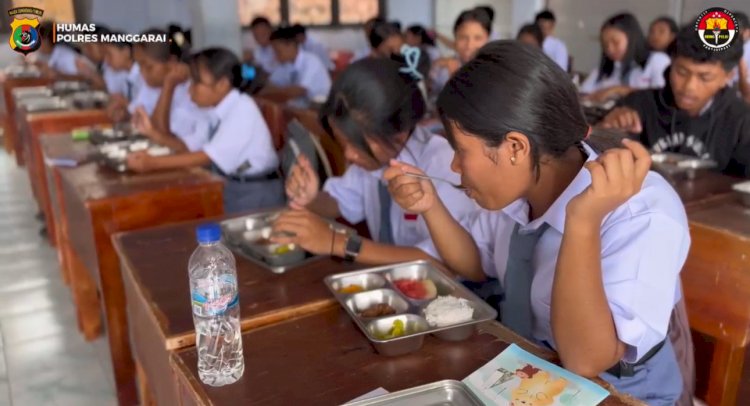 POLRES MANGGARAI BERKOMITMEN DUKUNG PENUH PROGRAM MAKAN BERGIZI GRATIS, SPPG LANGKE REMBONG PAU 3 YAYASAN KEMALA BHAYANGKARI RESMI BEROPERASI