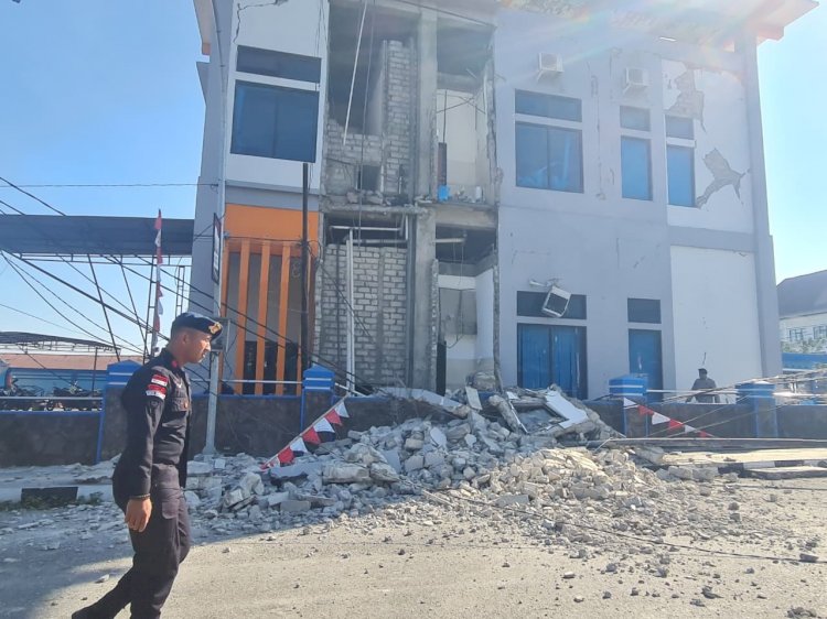 Polres Manggarai Laksanakan Patroli Pantau Dampak Gempa Bumi di Seputaran Kota Ruteng