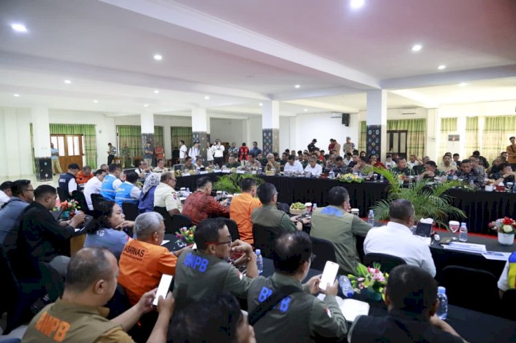 *Polri dan Pemerintah Percepat Penanganan Dampak Gempa M 7,7 di Flores*