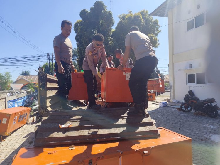 Polres Manggarai Amankan Distribusi Logistik Bencana ke Sejumlah Wilayah