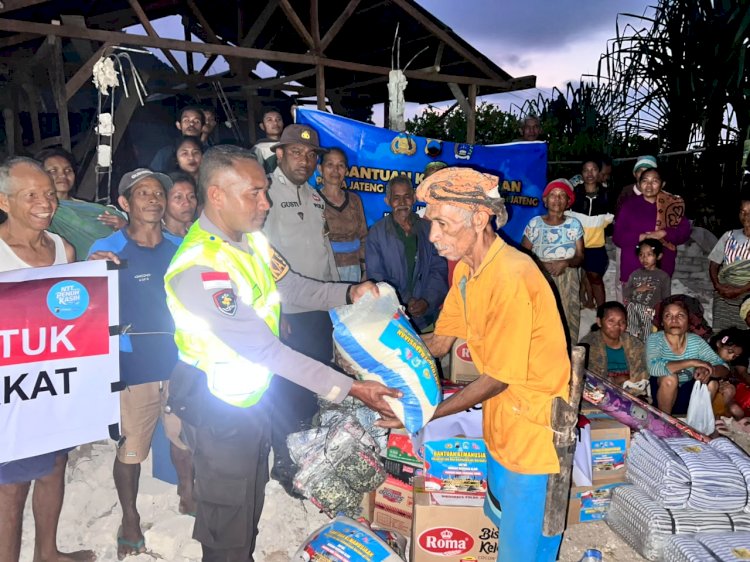 Bantuan Polda Jawa Tengah Disalurkan kepada Warga Terdampak Gempa di Cibal Barat