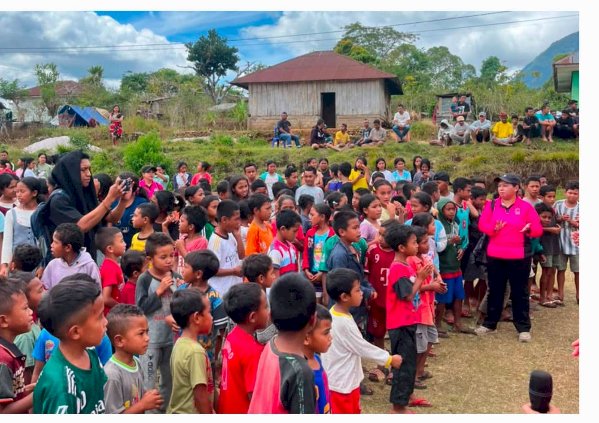 Bhayangkari Cabang Manggarai Salurkan Bantuan dan Gelar Trauma Healing bagi Korban Gempa Bumi