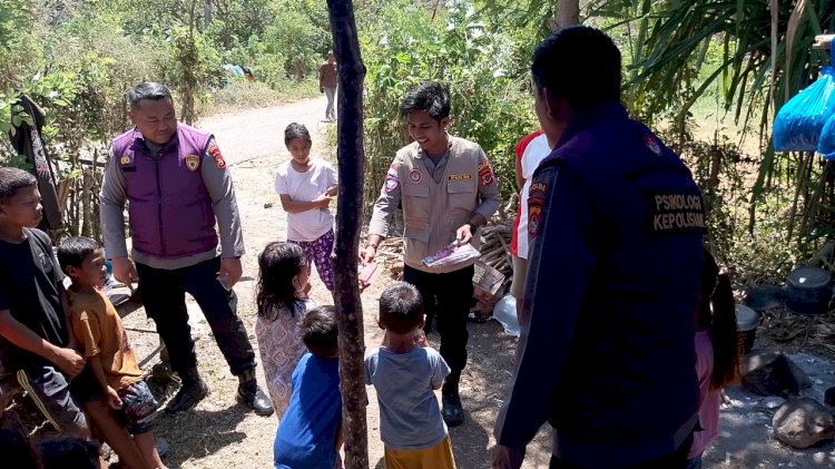 Polres Manggarai Bersama Polda NTB Hadirkan Keceriaan bagi Anak Penyintas Gempa di Reok Barat