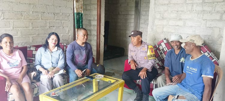 Bhabinkamtibmas Dampingi Pendataan dan Verifikasi Rumah Warga Terdampak Gempa di Kelurahan Pau