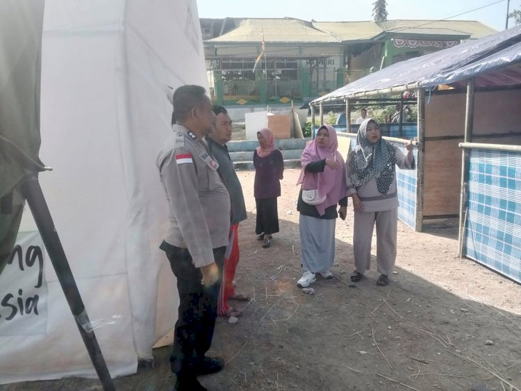 Polri Hadir di Posko Pengungsian Barangkolong, Jaga Keamanan dan Berikan Edukasi Kebencanaan