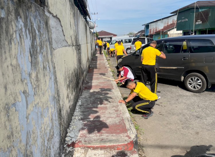 POLRES MANGGARAI GELAR GREEN POLICING MELALUI KERJA BAKTI BERSAMA MASYARAKAT, WUJUDKAN LINGKUNGAN BERSIH DAN LESTARI