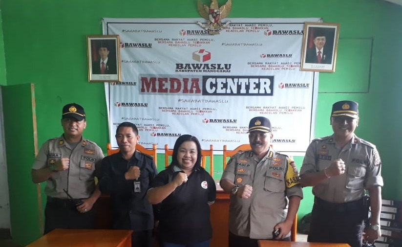 Antisipasi Gangguan Kamtibmas | Pamatwil Polda NTT cek Kantor Bawaslu dan KPU Kabupaten Manggarai