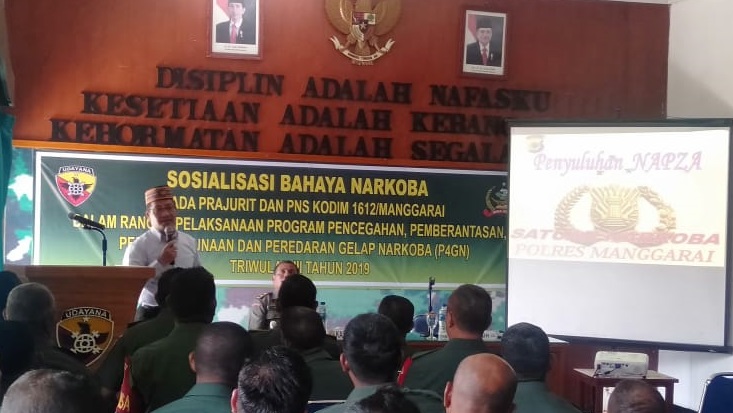 Kasat Narkoba Polres Manggarai Sosialisasi P4GN di Kodim 1612 Manggarai