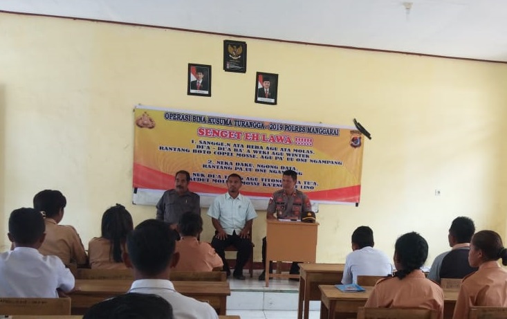 Ops Bina Kusuma Turangga 2019 | Kasat Binmas Polres Manggarai beri Penyuluhan di SMK Bintang Timur