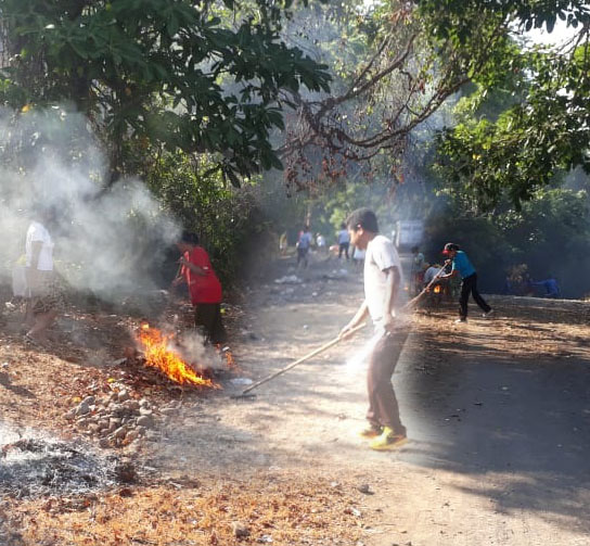 Jaga kelestarian Hutan Lindung Inambele | Bhabinkamtibmas Desa Papang bekerja bakti bersama warga