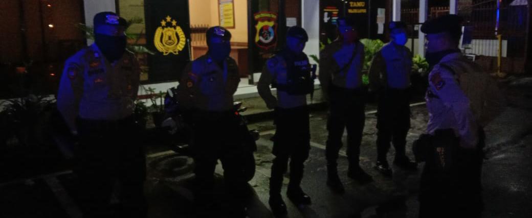 Antisipasi Covid -19, Satuan Samapta Polres Manggarai Lakukan Patroli Malam.